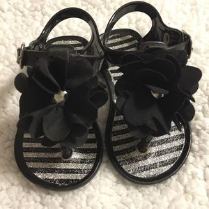 Toddlers black sandals with bow